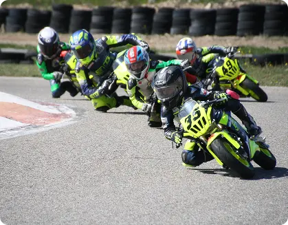 Pilotando varias motos en circuito ETG Racing